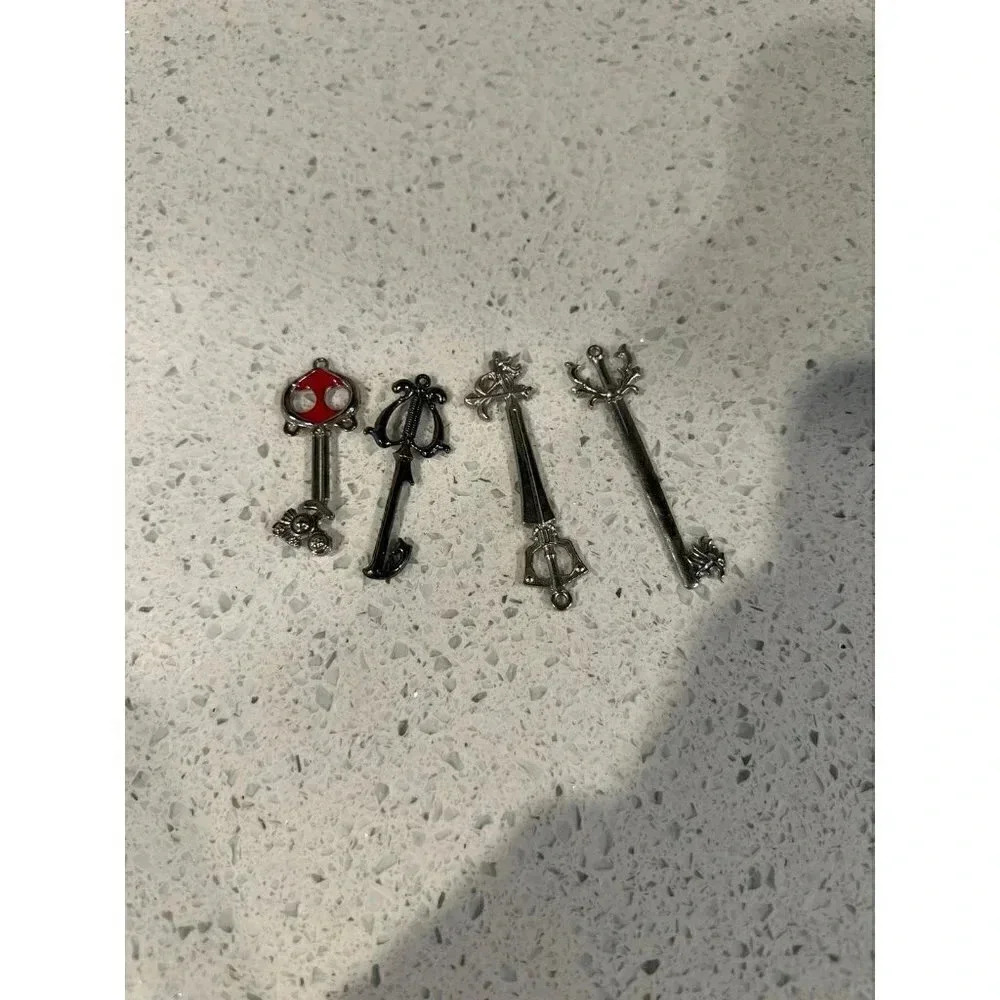Kingdom‎ Hearts Keyblade Pendant Set sd
